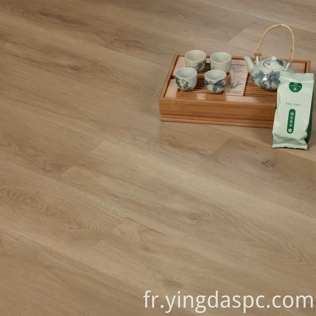 Plancher en vinyle étanche avec noyau vierge rigide